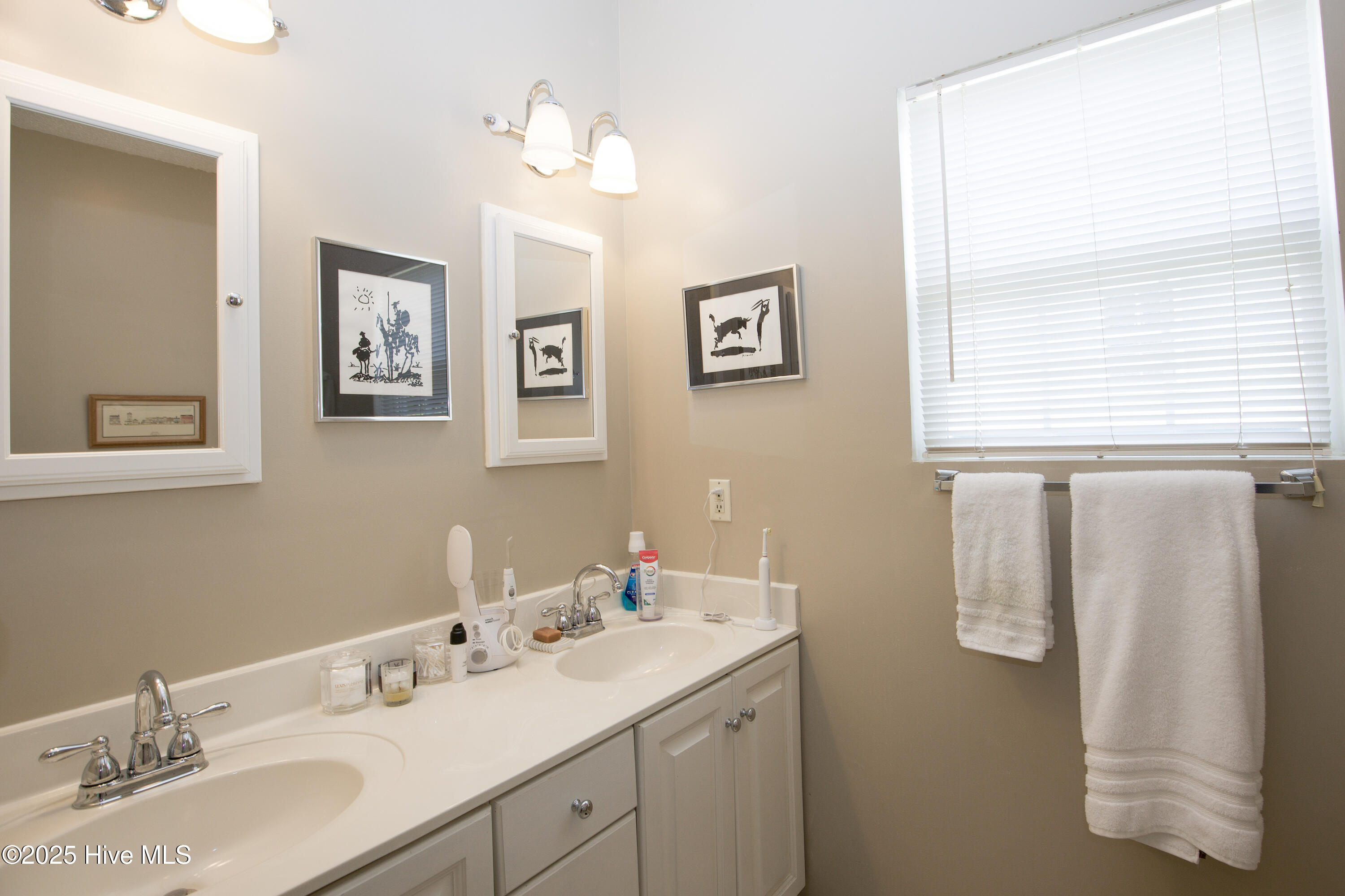 207 Kinloch Way Aberdeen, NC 28315 - Photo 17 of 38 Primary bathroom