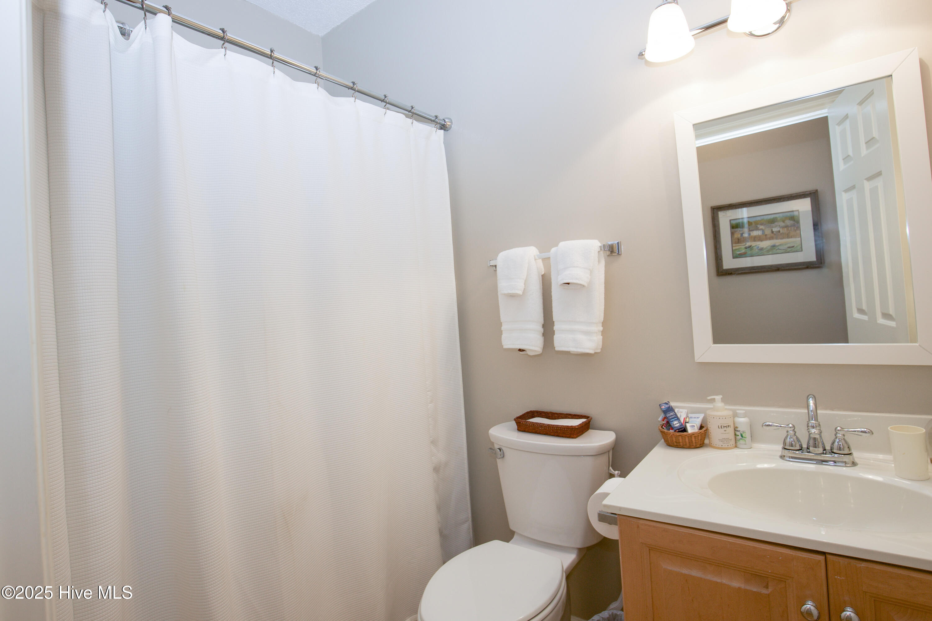 207 Kinloch Way Aberdeen, NC 28315 - Photo 21 of 38 Guest bathroom
