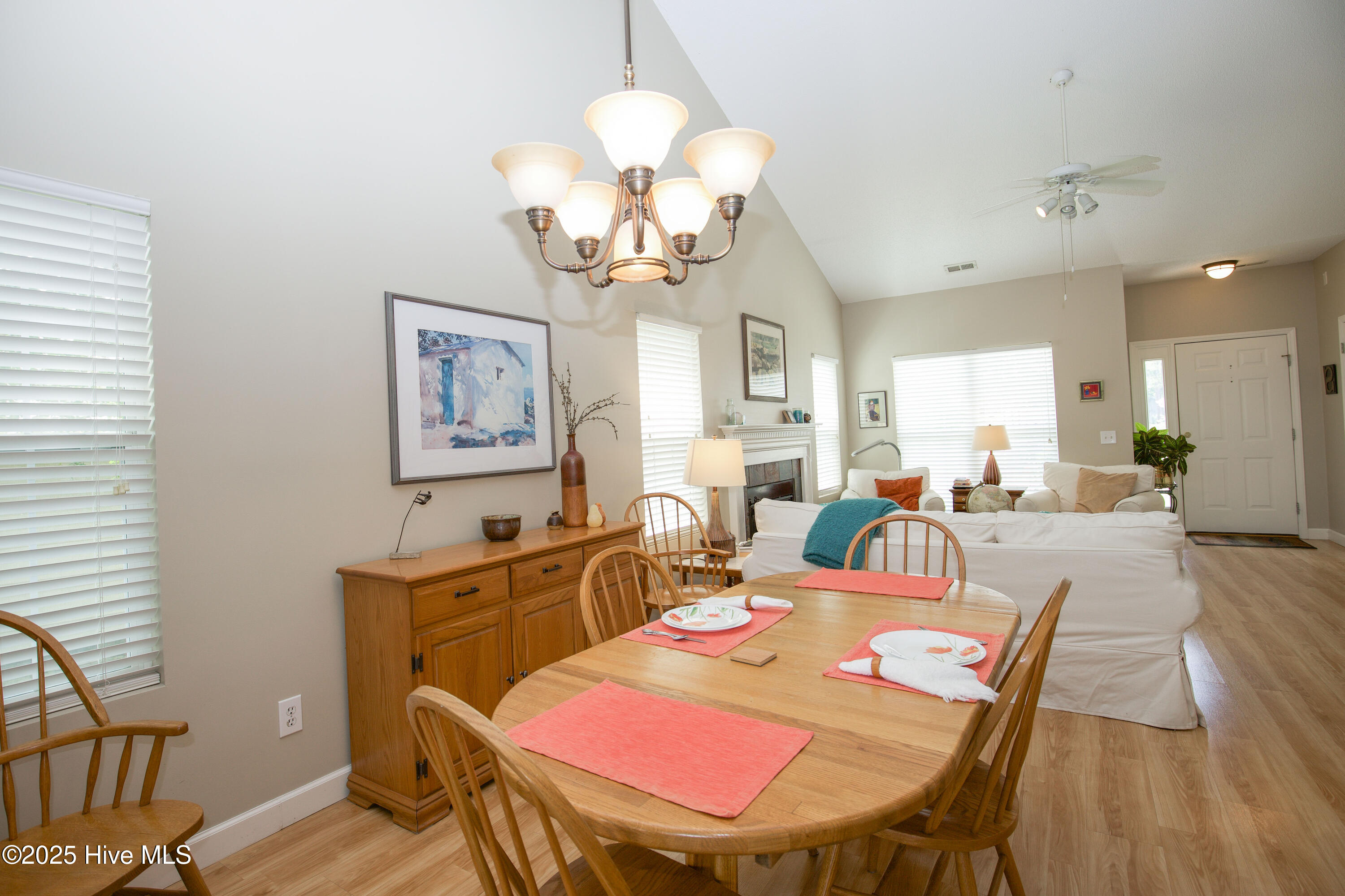 207 Kinloch Way Aberdeen, NC 28315 - Photo 7 of 38 Dining area