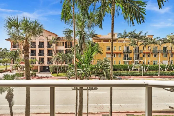$769,000 | 8855 Collins Avenue, Unit 2F, Surfside, FL 33154
