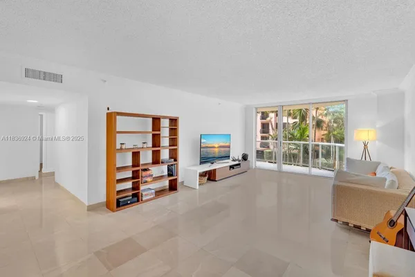 $769,000 | 8855 Collins Avenue, Unit 2F, Surfside, FL 33154