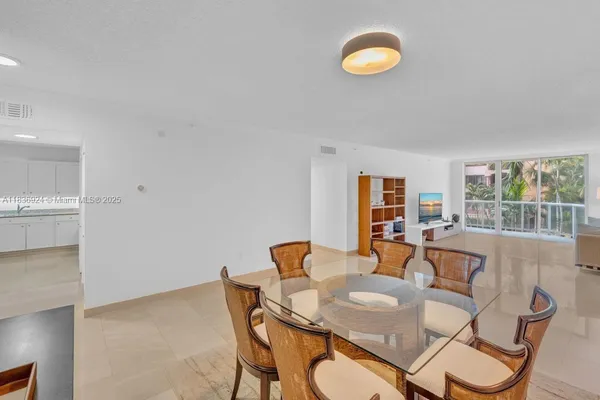 $769,000 | 8855 Collins Avenue, Unit 2F, Surfside, FL 33154