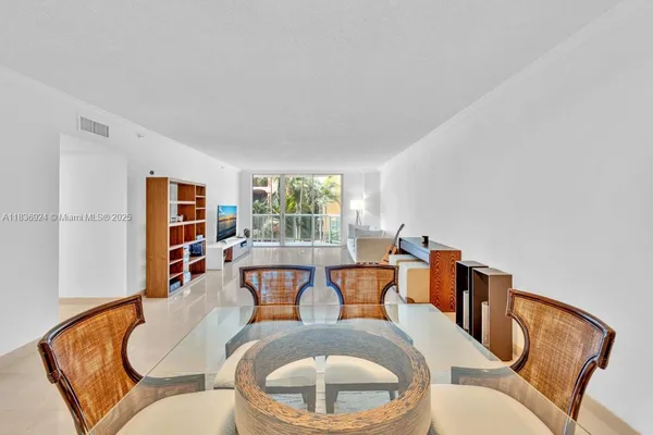 $769,000 | 8855 Collins Avenue, Unit 2F, Surfside, FL 33154