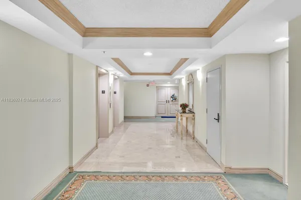 $769,000 | 8855 Collins Avenue, Unit 2F, Surfside, FL 33154