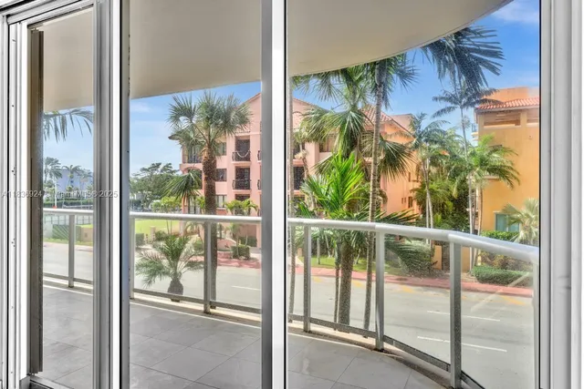 $769,000 | 8855 Collins Avenue, Unit 2F, Surfside, FL 33154