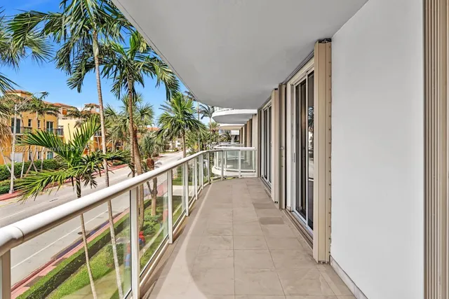 $769,000 | 8855 Collins Avenue, Unit 2F, Surfside, FL 33154