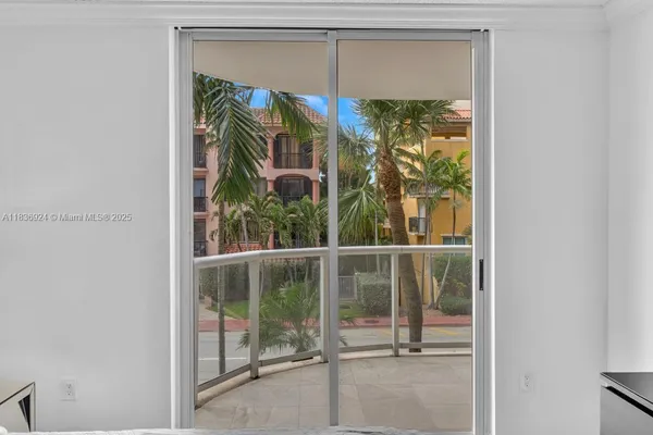 $769,000 | 8855 Collins Avenue, Unit 2F, Surfside, FL 33154