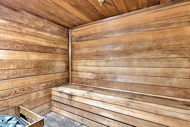 $769,000 | 8855 Collins Avenue, Unit 2F, Surfside, FL 33154