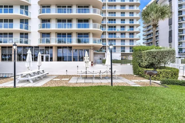 $769,000 | 8855 Collins Avenue, Unit 2F, Surfside, FL 33154
