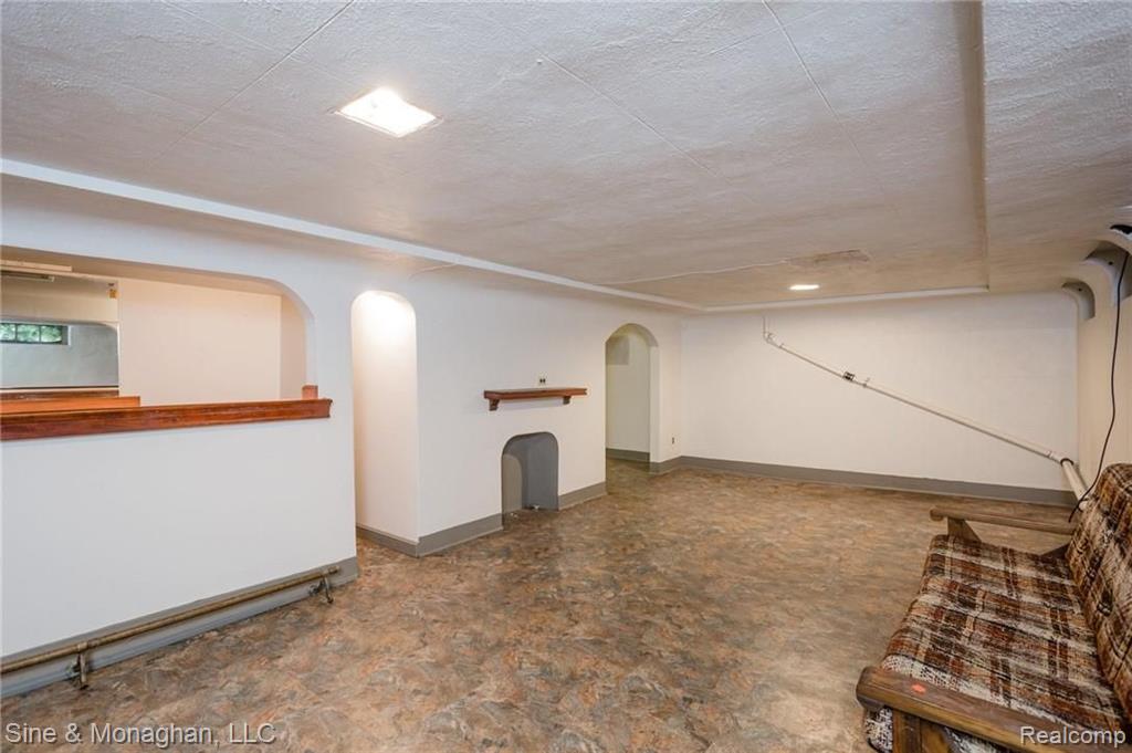561 Middlesex Road Grosse Pointe Park, MI 48230 - Photo 37 of 53