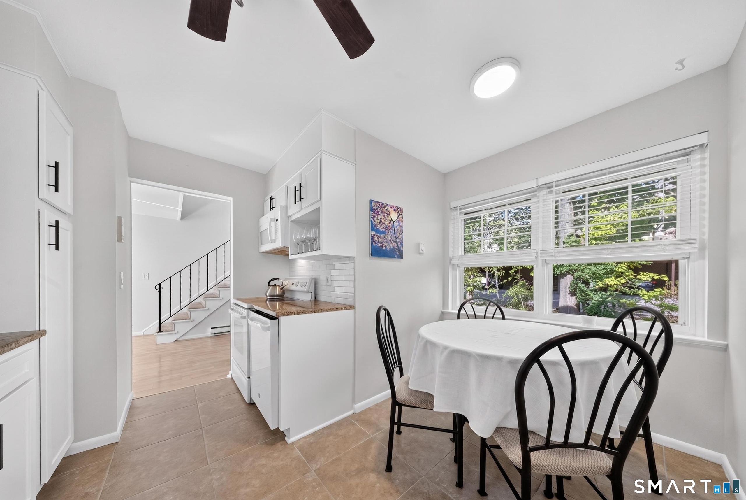 35 Woodway Road, Unit A8 Stamford, CT 06907 - Photo 7 of 40