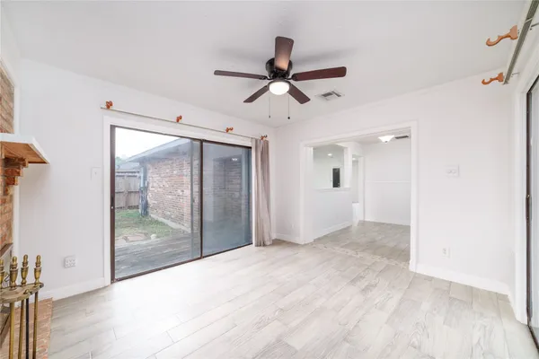 $1,800 | 10830 Sela Lane, Houston, TX 77072