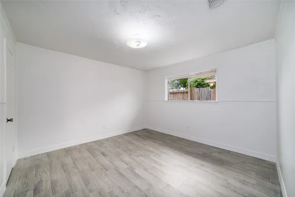 $1,800 | 10830 Sela Lane, Houston, TX 77072