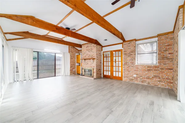 $1,800 | 10830 Sela Lane, Houston, TX 77072