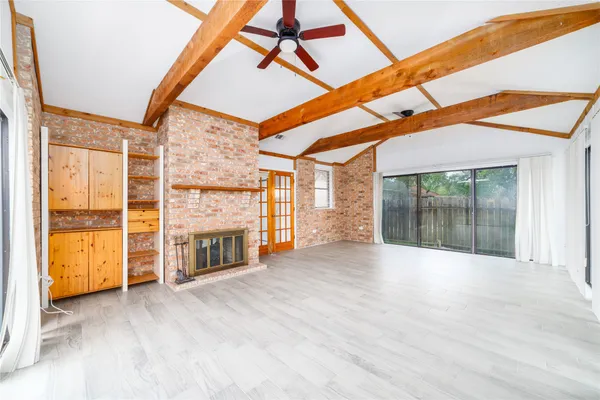 $1,800 | 10830 Sela Lane, Houston, TX 77072