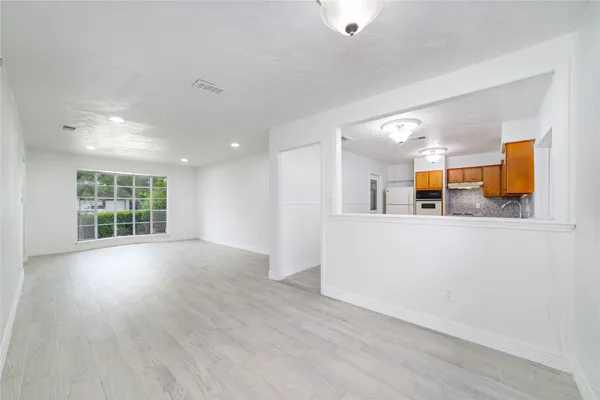 $1,800 | 10830 Sela Lane, Houston, TX 77072