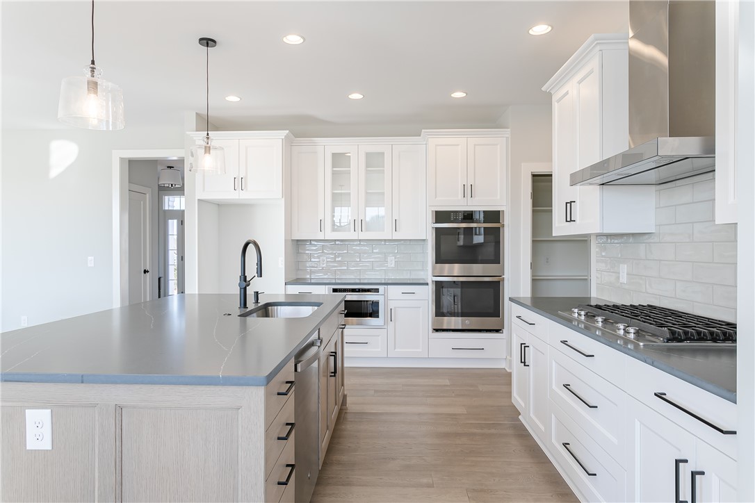 35 Coventry Ridge Pittsford, NY 14534 - Photo 7 of 24 Kitchen