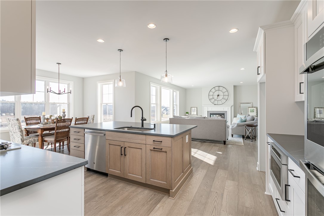35 Coventry Ridge Pittsford, NY 14534 - Photo 8 of 24 Kitchen & Great Room