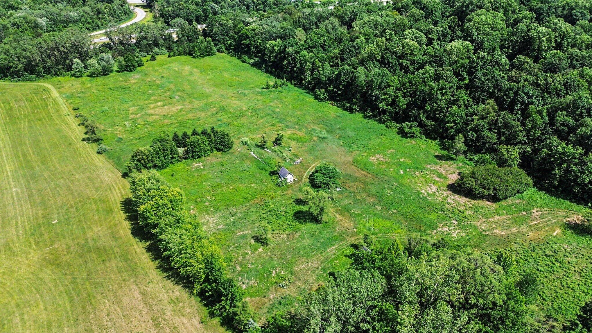 1301 North Benton Center Road Benton Harbor, MI 49022 - Photo 18 of 22 012_file_6501
