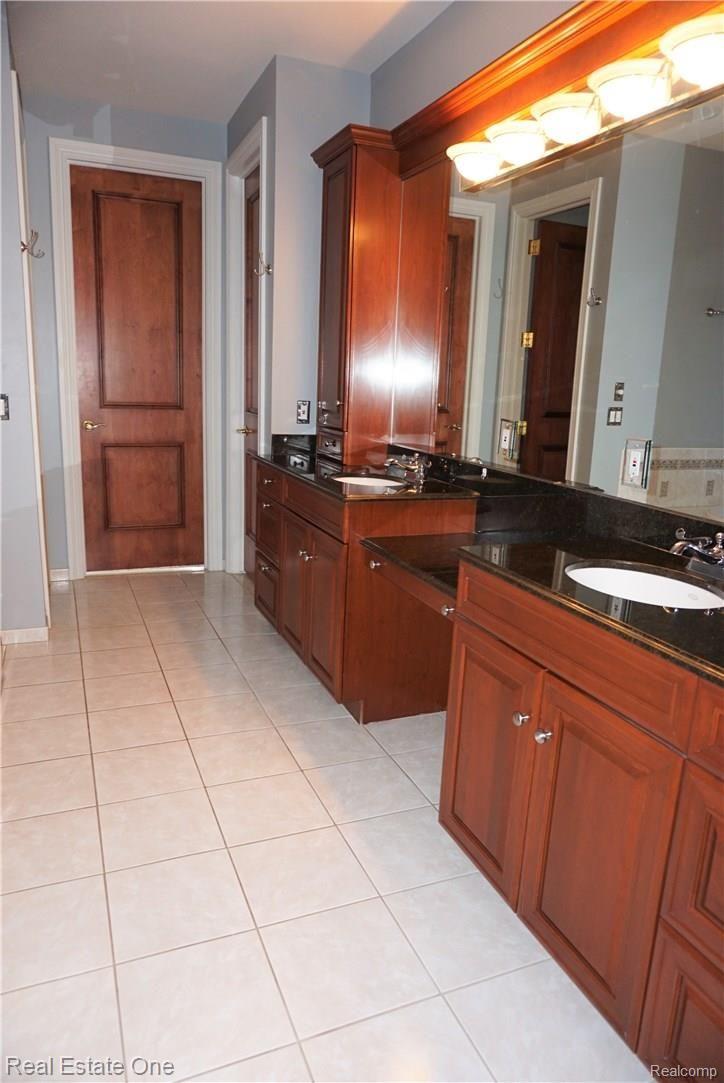 4646 Goodison Pl Drive Rochester, MI 48306 - Photo 29 of 53 DSC06204 (2).JPG