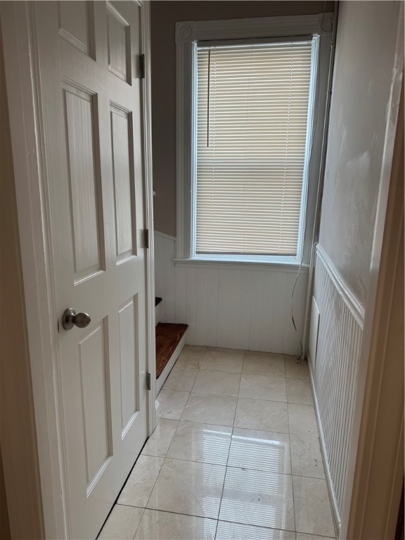 66 Armstrong Avenue Providence, RI 02903 - Photo 12 of 35