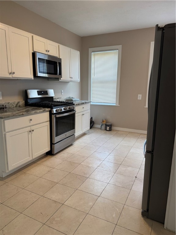 66 Armstrong Avenue Providence, RI 02903 - Photo 13 of 35