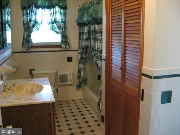 3772 Stone Road Taneytown, MD 21787 - Photo 7 of 11 Bath #1
