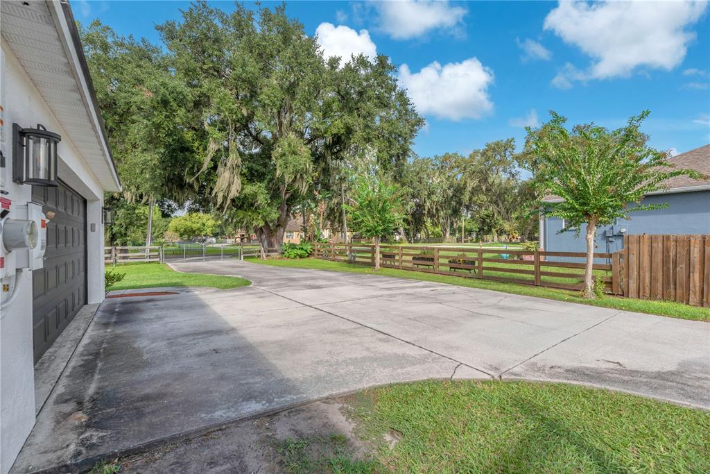 4516 Hawkins Road Plant City, FL 33567 - Photo 36 of 41 Gallery Image 36