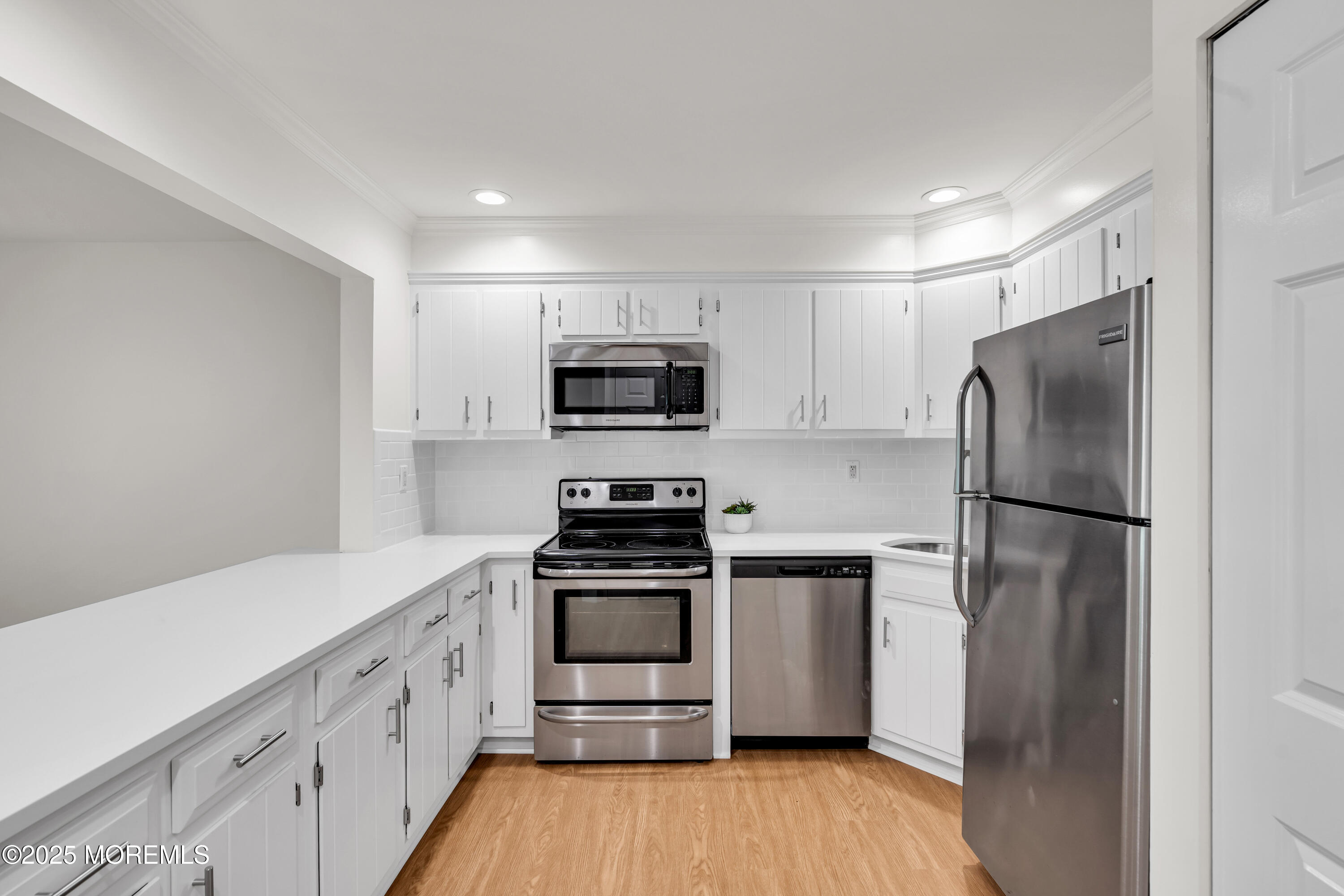 34 Lexington Court Red Bank, NJ 07701 - Photo 4 of 32 Another View