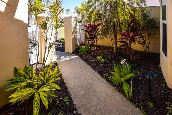 $369,000 | 761 Harrington Lake Drive North, Unit 61, Venice, FL 34293