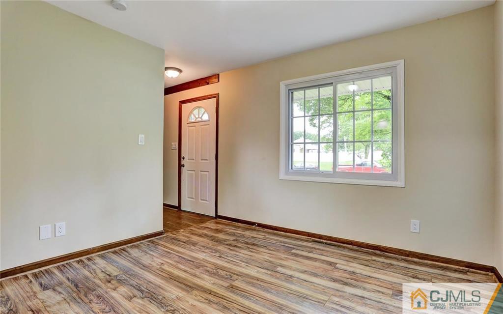 101 Stillwell Road Kendall Park, NJ 08824 - Photo 12 of 25 Gallery Image 12