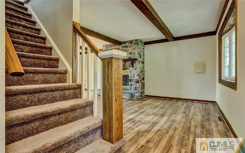 101 Stillwell Road Kendall Park, NJ 08824 - Photo 7 of 25 Gallery Image 7