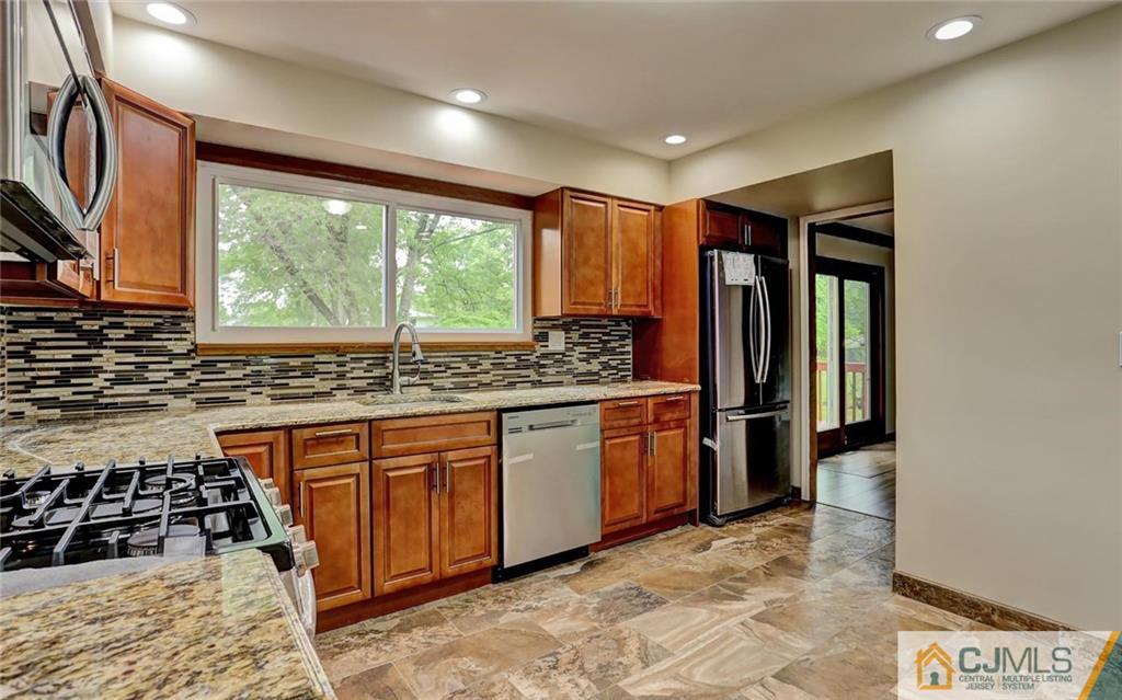 101 Stillwell Road Kendall Park, NJ 08824 - Photo 9 of 25 Gallery Image 9