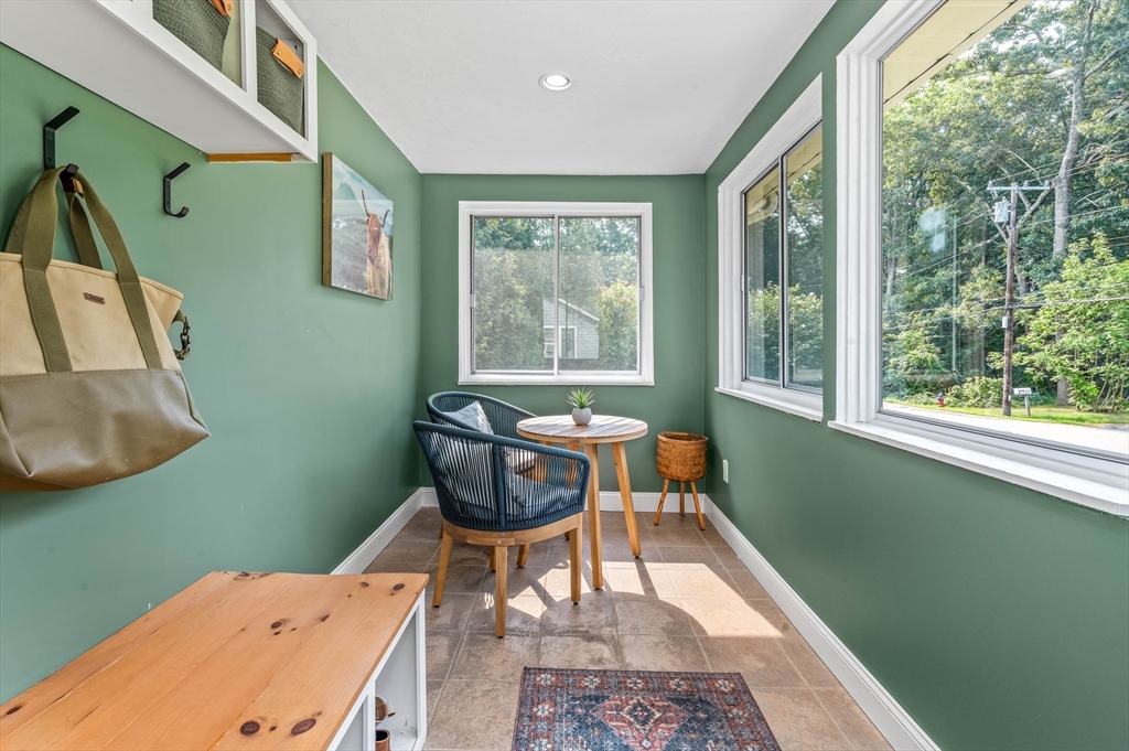 85 Lincoln Road Walpole, MA 02081 - Photo 7 of 41 Gallery Image 7