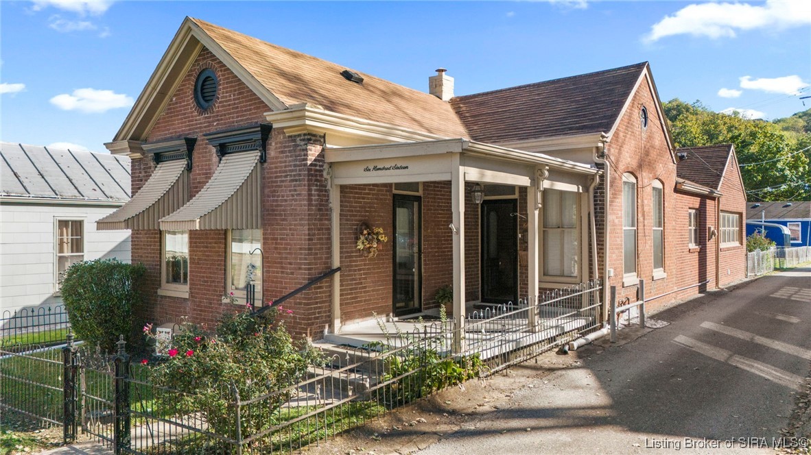 616 Jefferson Street Madison, IN 47250 - Photo 1 of 26