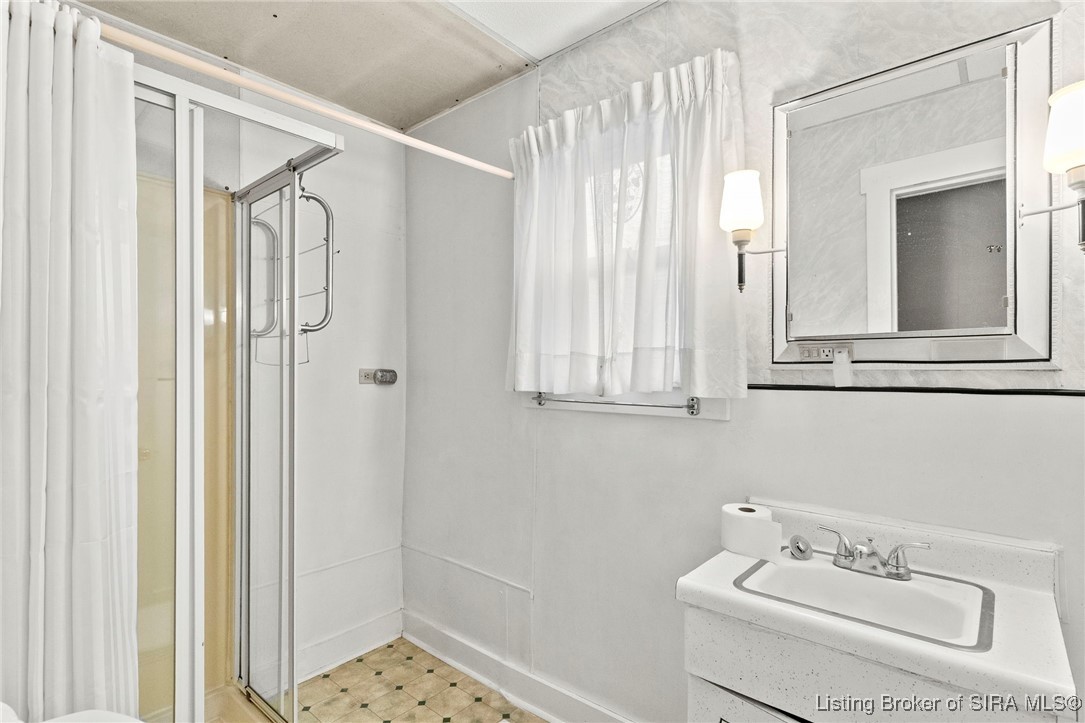 616 Jefferson Street Madison, IN 47250 - Photo 11 of 26