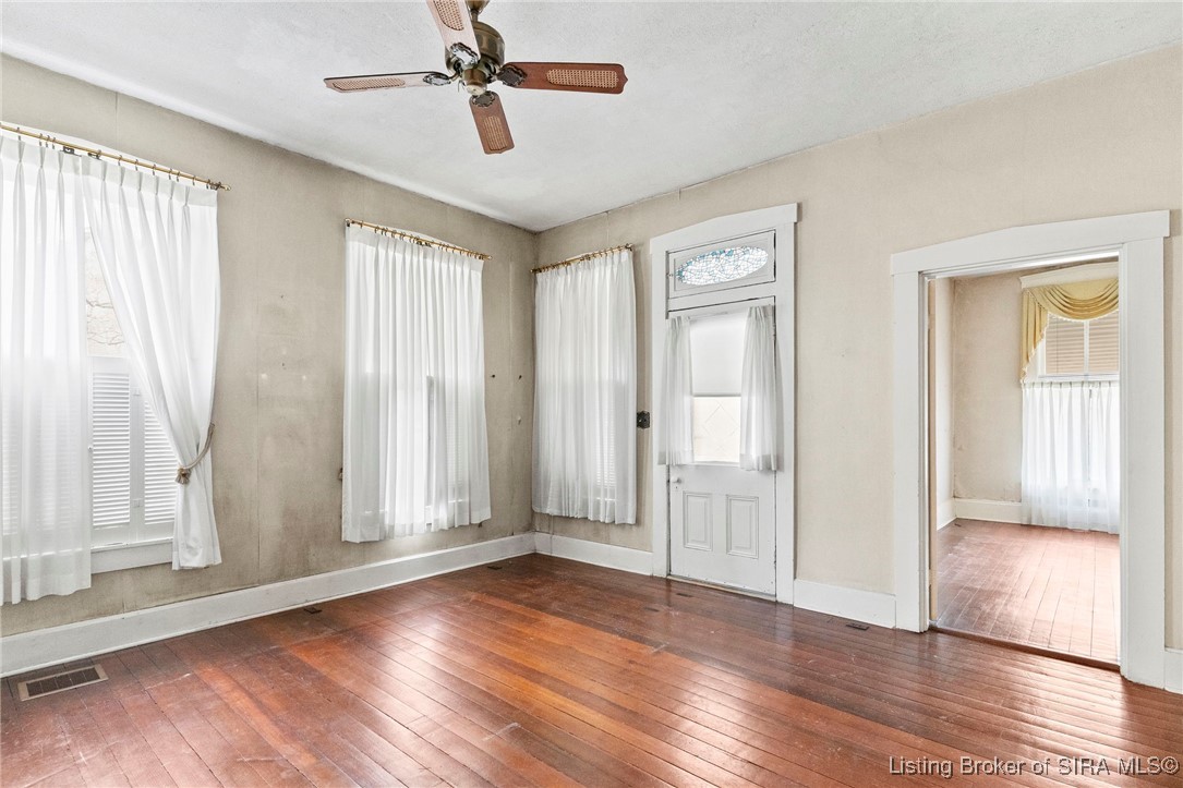 616 Jefferson Street Madison, IN 47250 - Photo 2 of 26