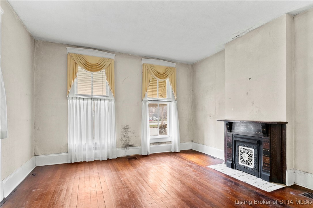 616 Jefferson Street Madison, IN 47250 - Photo 4 of 26