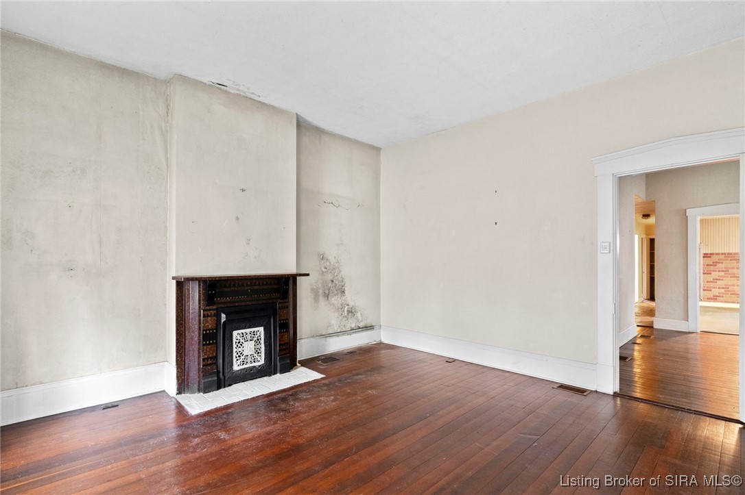 616 Jefferson Street Madison, IN 47250 - Photo 5 of 26