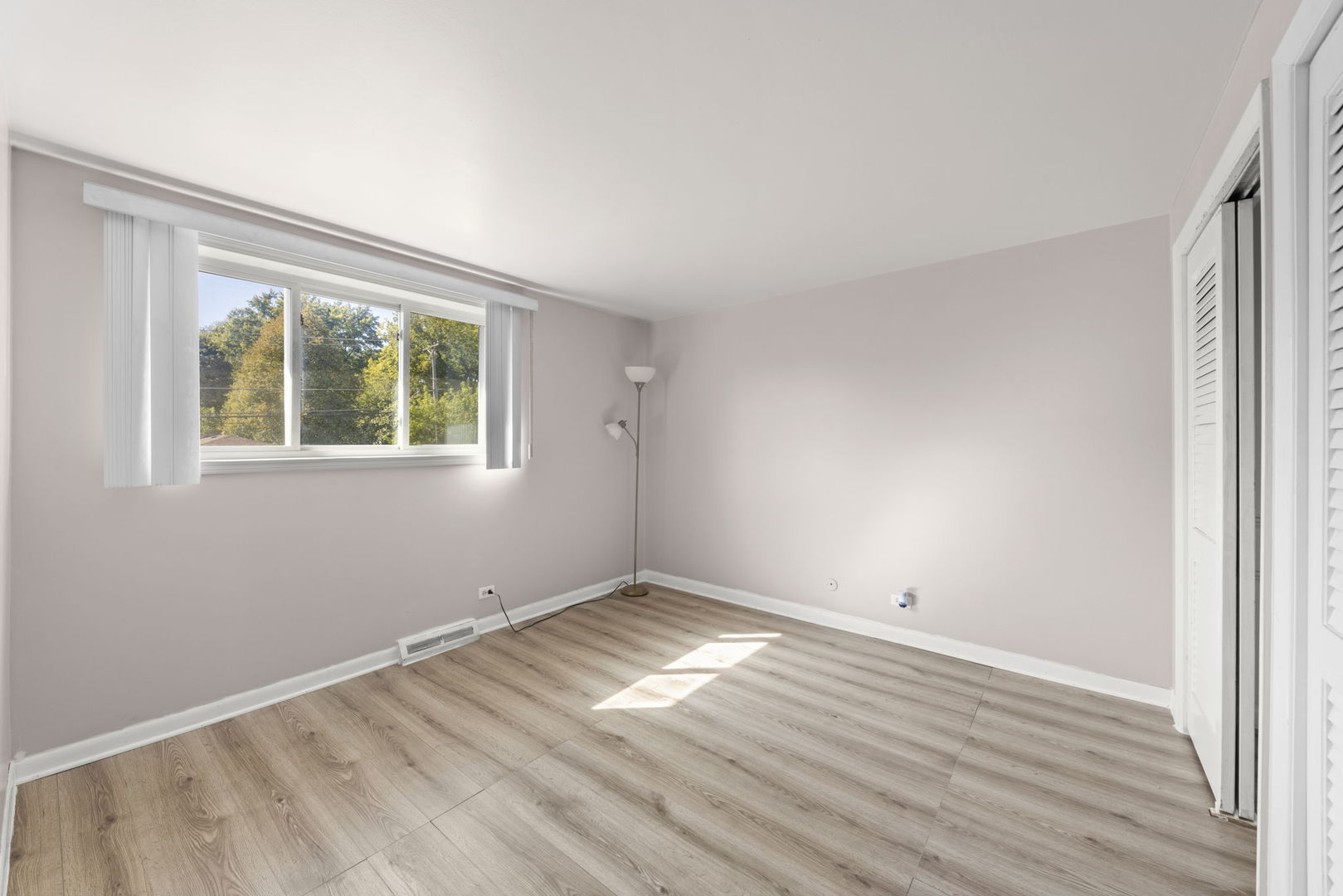 318 South Maple Street Mount Prospect, IL 60056 - Photo 11 of 21 Gallery Image 11