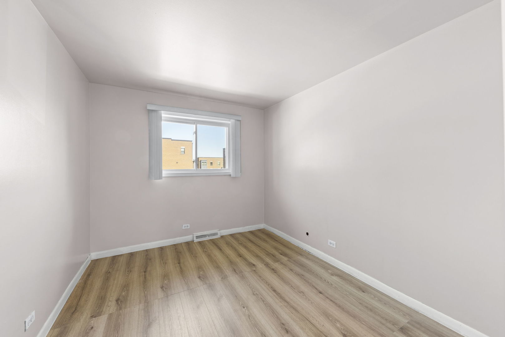 318 South Maple Street Mount Prospect, IL 60056 - Photo 15 of 21 Gallery Image 15