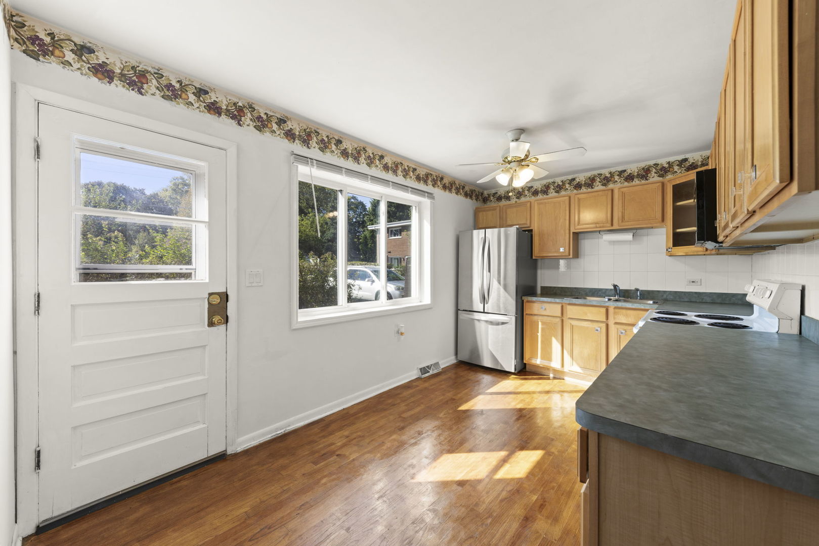318 South Maple Street Mount Prospect, IL 60056 - Photo 6 of 21 Gallery Image 6