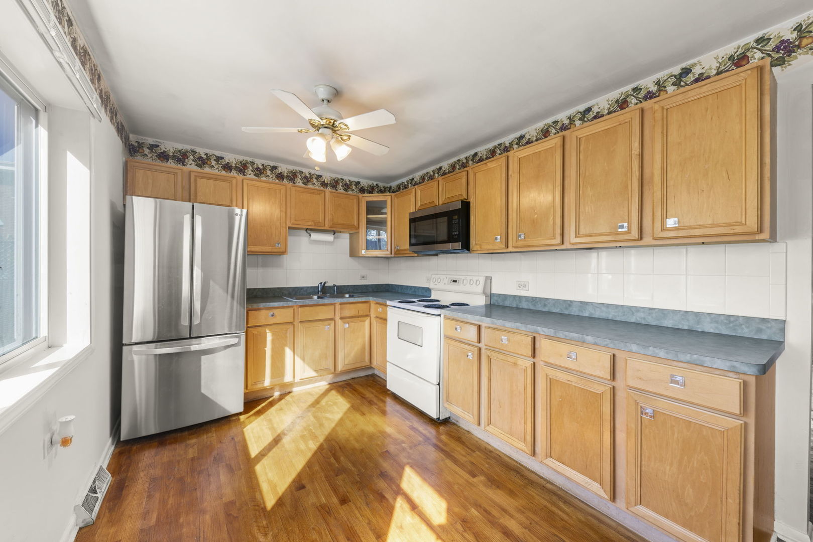 318 South Maple Street Mount Prospect, IL 60056 - Photo 8 of 21 Gallery Image 8