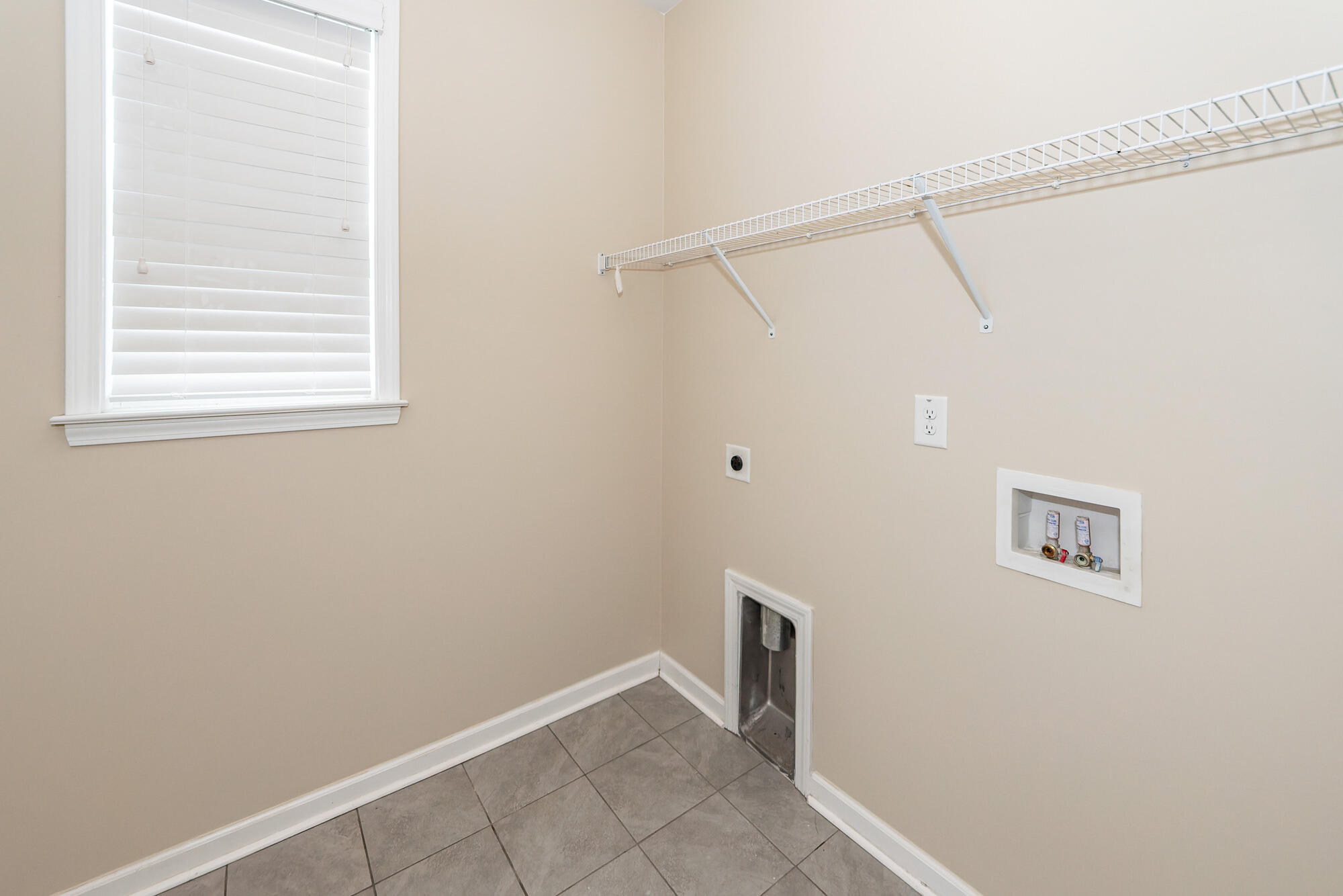 4060 Exploration Road Ladson, SC 29456 - Photo 5 of 40 05