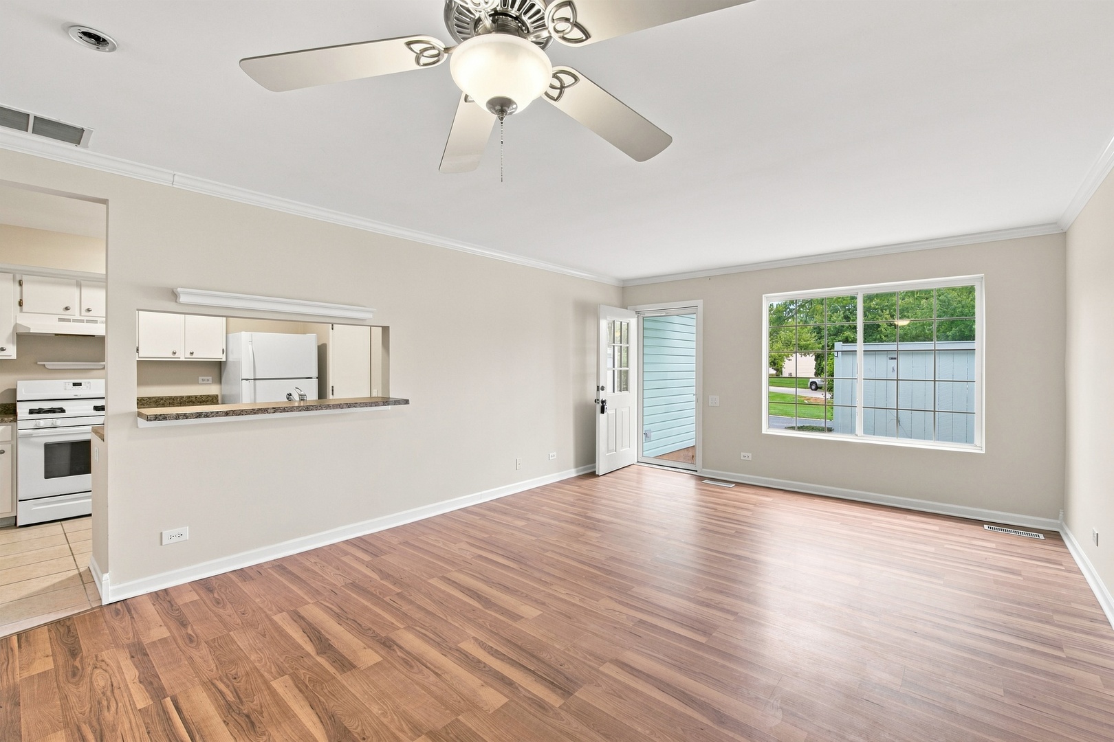 1424 Normantown Road Naperville, IL 60564 - Photo 8 of 23 Gallery Image 8