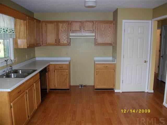 11267 Voyles Road Pekin, IN 47165 - Photo 4 of 7 Gallery Image 4