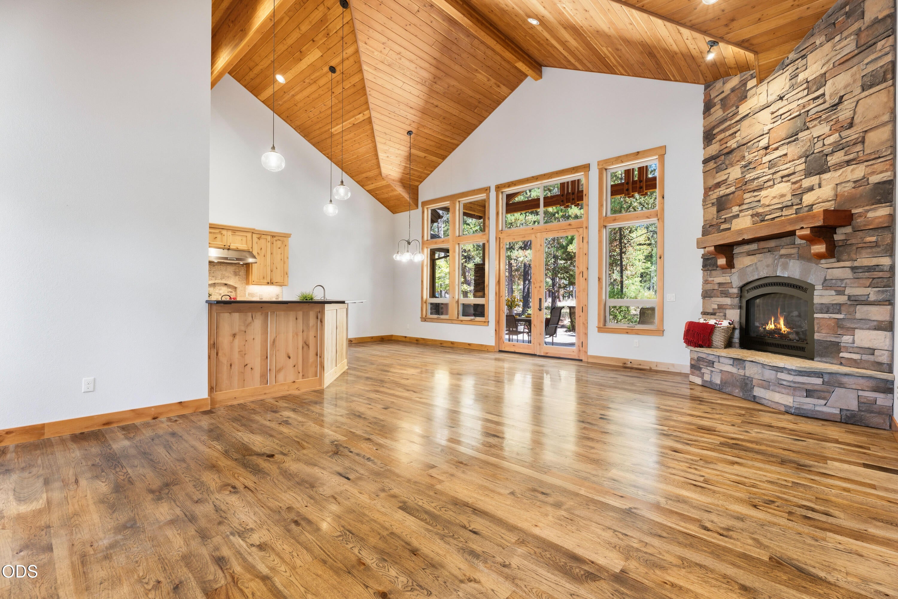 56296 Sable Rock Loop, Unit 256 Bend, OR 97707 - Photo 5 of 30 Gallery Image 5