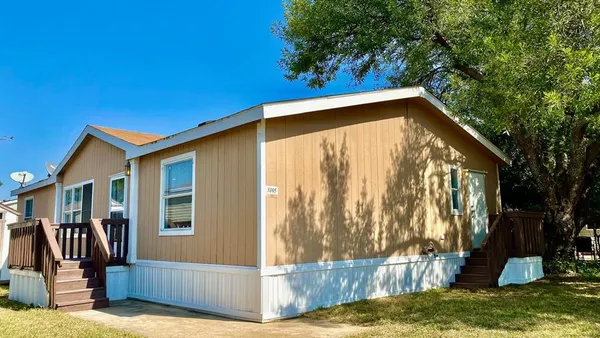$1,675 | 3105 Glen Vista Drive, Fort Worth, TX 76244