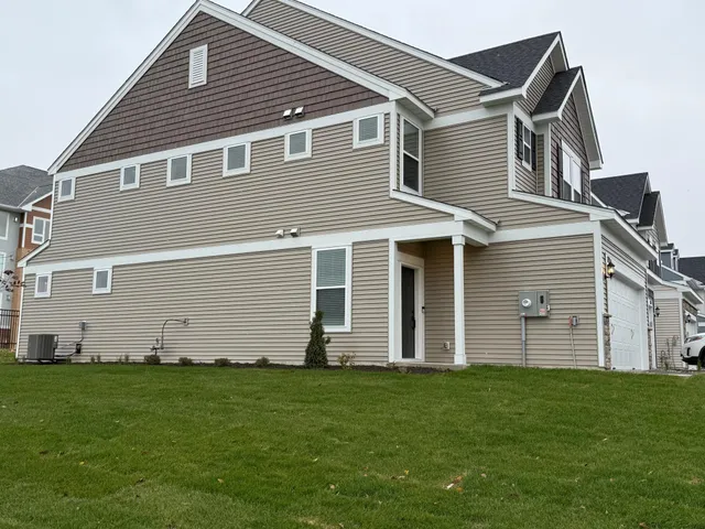 $2,950 | 1791 Hauer Trail, Shakopee, MN 55379