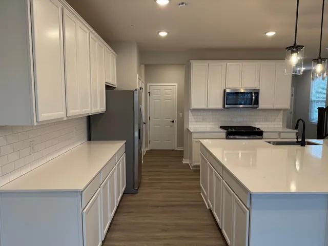 $2,950 | 1791 Hauer Trail, Shakopee, MN 55379